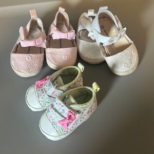 Lot 0-3mo baby shoes
